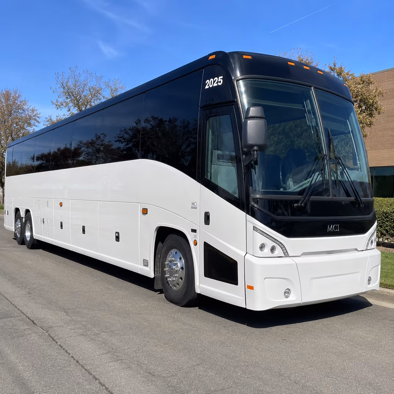party buses for concerts keep the energy going from palm coast to the venue
